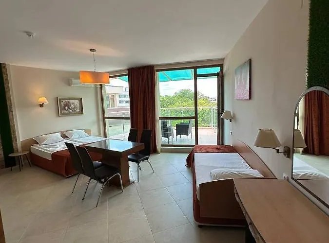 Briz - Section B Отель