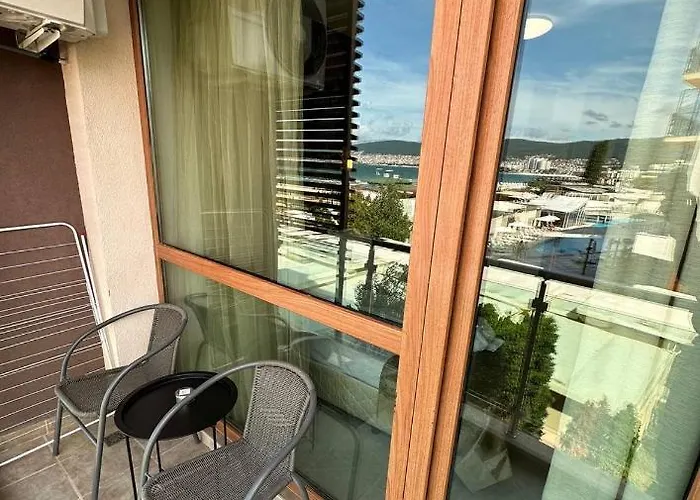 Briz - Section B Отель