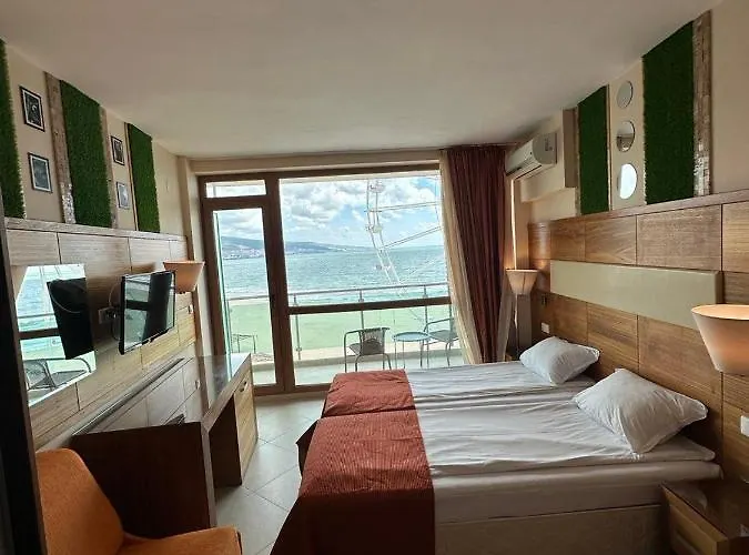 Briz - Section B Отель Солнечный берег