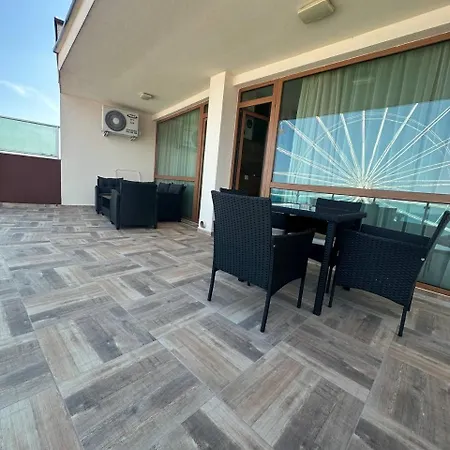 Briz - Section B Sluneční pobřeží
