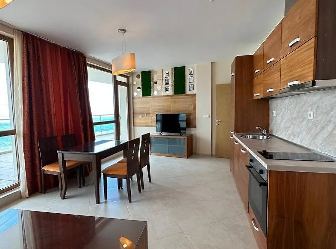 Briz - Section B Готель 3*