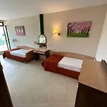 Hotel Briz - Section B 3*