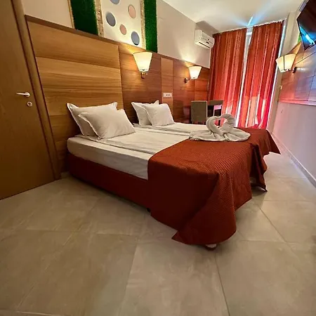 Briz - Section B Hotel